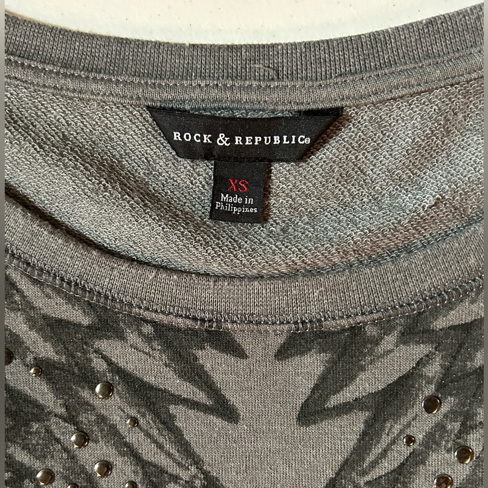 Rock & Republic Angel Wing Long Sleeved Sweatshirt Top Rhinestone Bling Size XS - Picture 7 of 10